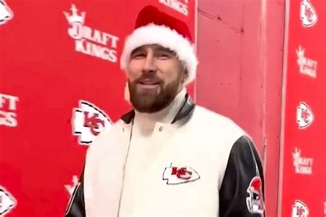 Travis Kelce Incorporates Some Holiday Spirit into His Pregame Outfit ...