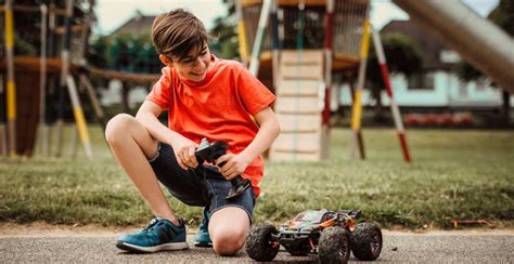 10 Mobil Remote Control Yang Aman Untuk Si Kecil