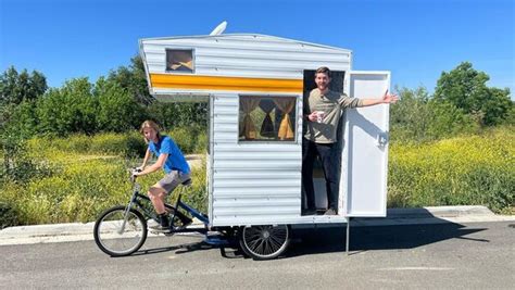 Rv On A Budget Two Guys Build The Worlds Smallest Camper On A Bicycle