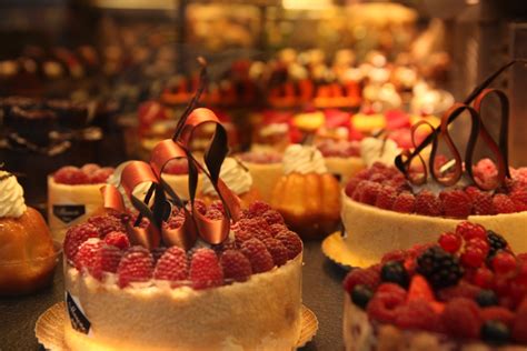 Top Five: Bakeries in Paris, France | Urban Travel Blog