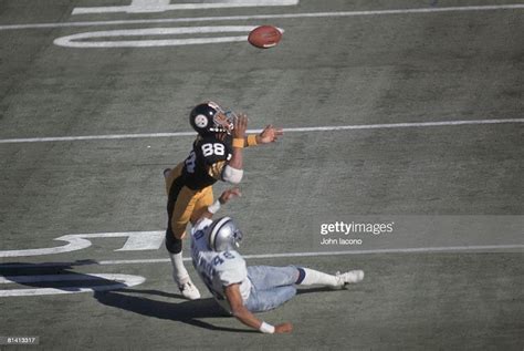 Super Bowl X, Pittsburgh Steelers Lynn Swann in action, attempting... News Photo - Getty Images