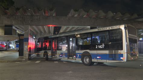 Homem morre após ser atropelado por ônibus no Terminal Santana Zona