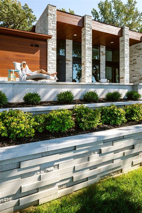 Modern Retaining Wall | Landscaping Ideas | Backyard, Landscape design ...