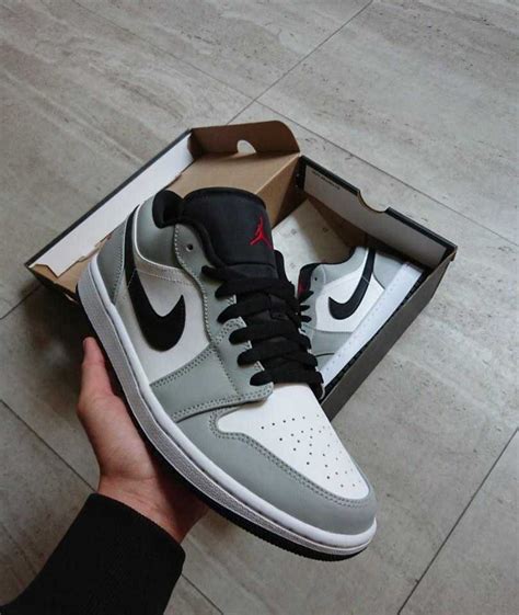 Nike Air Jordan 1 Low Light Smoke Grey 📌ทักเชทก่อนสั่งซื้อ Line