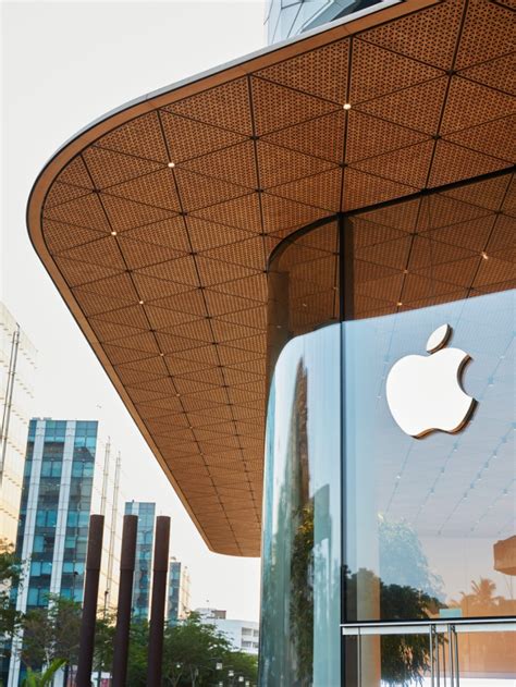 Take A Peek At The New Apple Bkc In Mumbai That Officially Opens