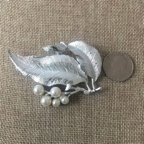 Vintage Sarah Coventry Silver Tone Leaf And Faux Pear Gem