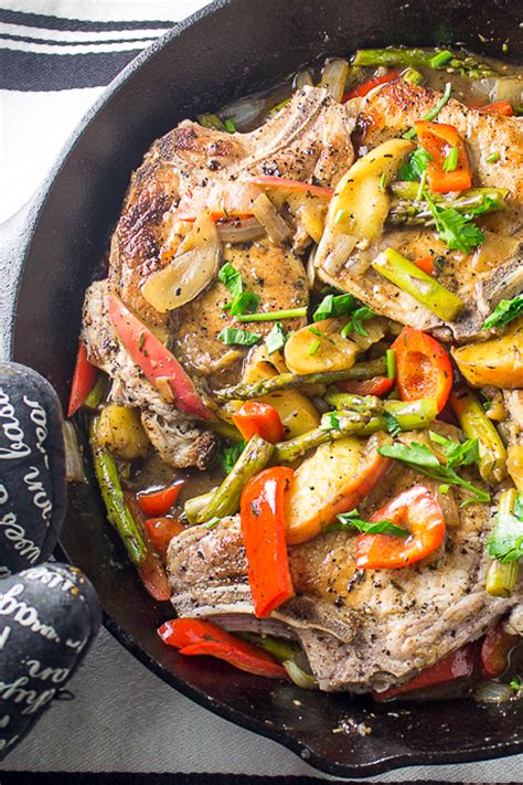 Cast Iron Skillet Pork Chops With Veggies And Apples