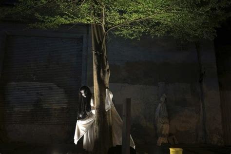 Get A Room Ghost Hunter Claims To Have Seen Two Ghosts Having Sex In