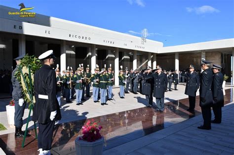 Bari 600 Allievi Finanzieri Rendono Omaggio Al Sacrario Militare Dei