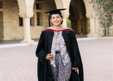 Maudy Ayunda Syukuri Kelulusannya Dari Standford University Terima