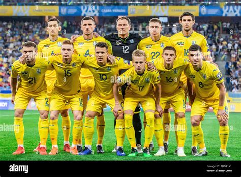 Ukraine National Football Team Pose Banque De Photographies Et Dimages