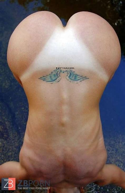 Super Steamy Wifey With Sunburn Lines Posing Nude At The Lake ZB Porn