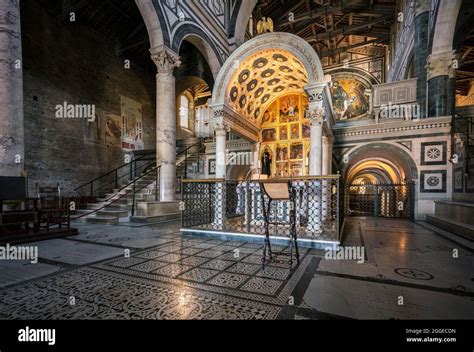 Cappella Del Crocefisso Marmor Tabernakel Oder Ciborium Von Michelozzo