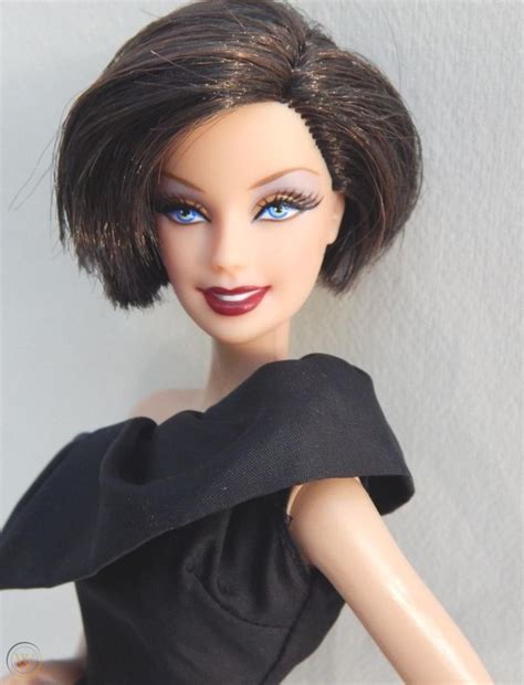 Barbie Model Muse Brunette Short Hair Blue Eyes Black Dress Shoes