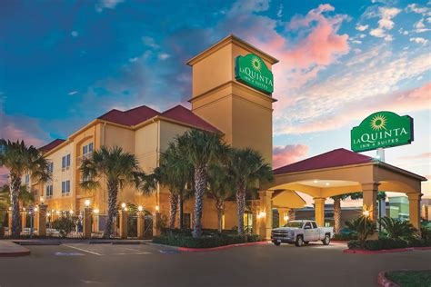 La Quinta Inn & Suites by Wyndham Beaumont West | Beaumont, TX Hotels