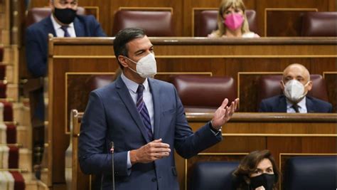 Pedro Sánchez Acusa Al Pp De Utilizar La Constitución La Bandera La