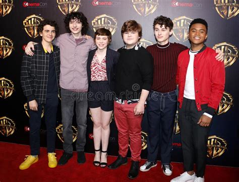 Sophia Lillis Finn Wolfhard Jeremy Ray Taylor Wyatt Oleff Jacobs