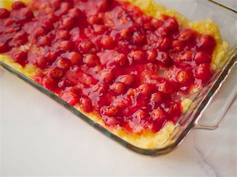 Super Easy Pineapple Cherry Dump Cake Recipe Southern Food Junkie