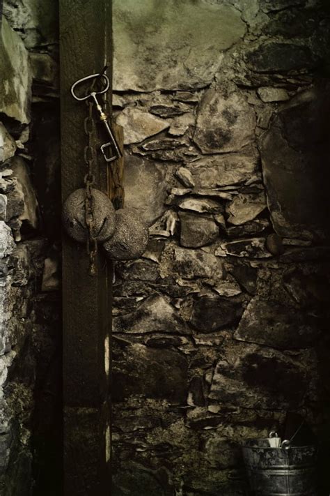 Hd Wallpaper Gray Chain And Skeleton Key On Gray Wall Dungeon