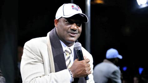 Hall Of Fame Linebacker Derrick Brooks Hired As Appeals Officer