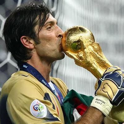 Gianluigi Buffon Se Retira Del F Tbol A Los A Os Jug En Juventus Y Psg