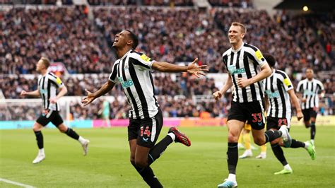 Newcastle United 2 1 Wolves Alexander Isak And Miguel Almiron On Target As Magpies Claim Hard