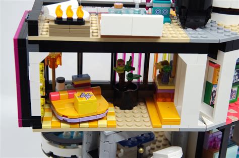 Review Andrea S Modern Mansion Brick Architect