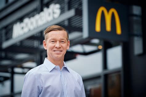 O Fechamento Do Mcdonald S Em Pa S E Demiss Es Ap S Guerra