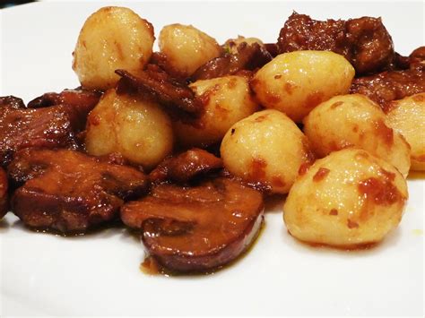 Gnocchi Con Funghi E Salsiccia