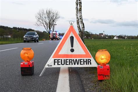 Fotos Unfall auf Staatsstraße 2086 bei Hausröcklmühl Neumarkt St Veit