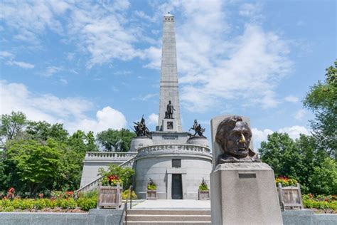 Abraham Lincoln’s Tomb- Guide to Lincoln Tomb State Historic Site