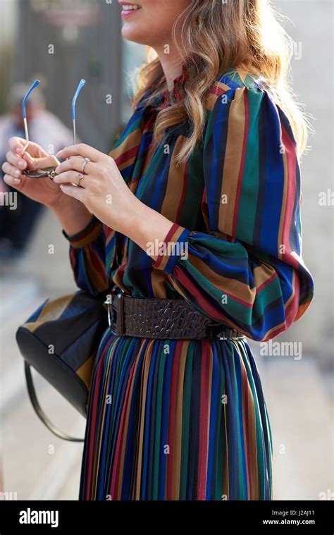 Crop Shoulder Dress Hi Res Stock Photography And Images Alamy