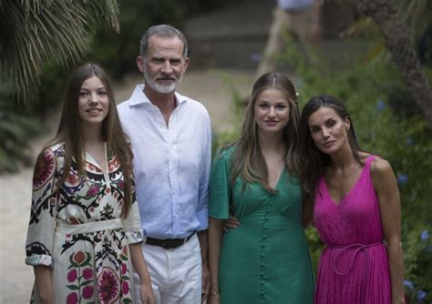 Verano Real En Espa A Los Reyes Y Las Princesas Empezaron Sus