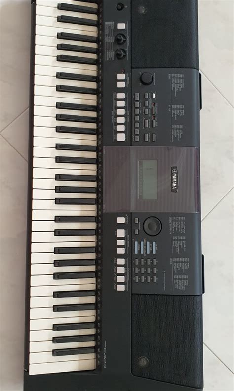 Yamaha PSR E423 Hobbies Toys Music Media Musical Instruments On