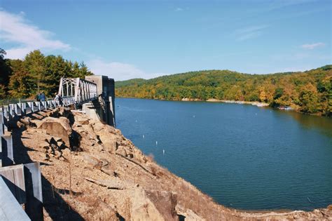 The Fall Colors Are Arriving Pleasant Hill Dam Rohio