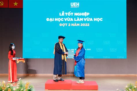 UEH tổ chức Lễ Tốt nghiệp Đại học Vừa làm vừa học đợt 2 năm 2022 cho