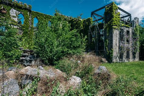 Roosevelt Island Smallpox Hospital Ruins Stock Photo | Adobe Stock