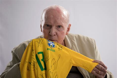 Zagallo maior campeão do mundo de futebol morre aos 92 anos Diário