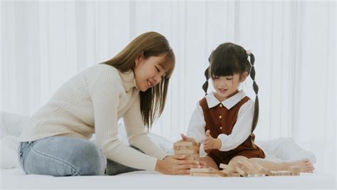 perkembangan anak usia   seharusnya  bisa