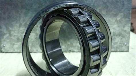 E Xl K C Spherical Roller Bearing And D Grid Spring Coupling