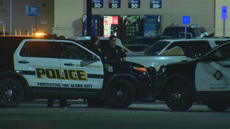 Fight in S.A. Walmart parking lot leads to fatal stabbing | khou.com