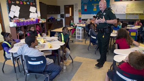 Dare Class At Vero Beach Elementary School