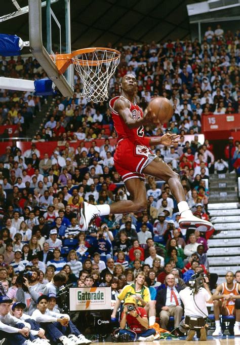 michael jordan dunk from free throw line 3