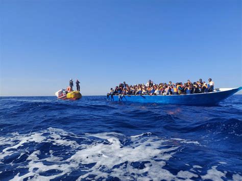 Migranti Soccorsi Altri Tre Barconi Al Largo Di Lampedusa Notizie