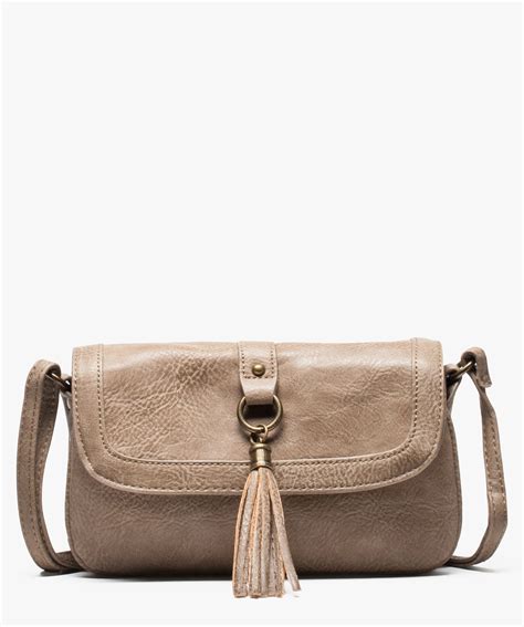 Sac Femme Forme Besace Multirangement Avec Breloque Pompon Taupe GEMO