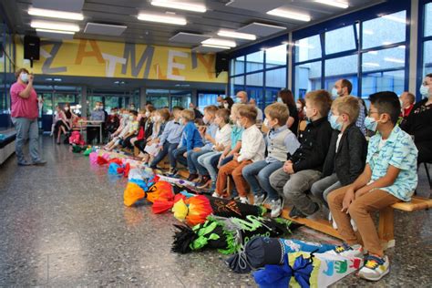 Einschulung Der Neuen Erstkl Ssler Neuwindeck Schule Lauf