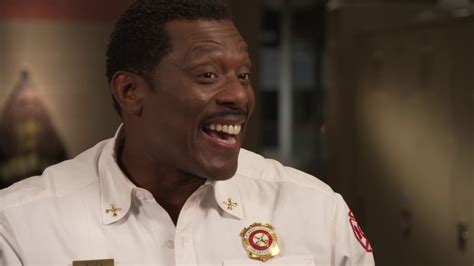 Chicago Fire Season 6 Eamonn Walker “chief Wallace Boden