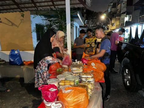 Over Tonnes Of Unsold Food Drinks Collected At Ramadan Bazaars