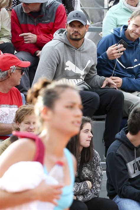 Photos Florent Manaudou sa nouvelle compagne enfin dévoilée