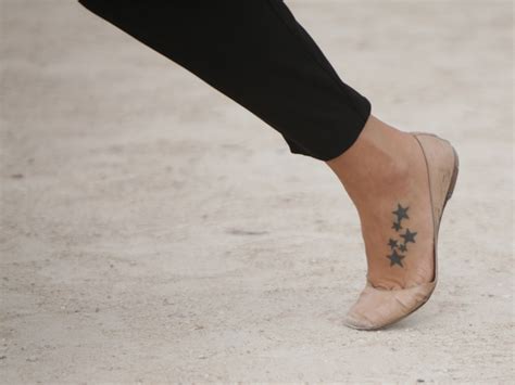 Tatouage Pied Femme Etoile Mod Les Et Exemples